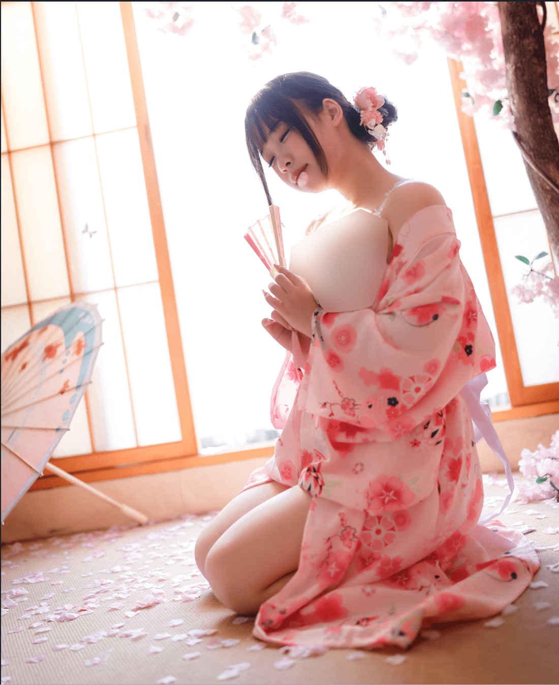 所以我们引进了一款由日本设计师yoyo酱亲自设计的软臀!"圣女软尻"2.