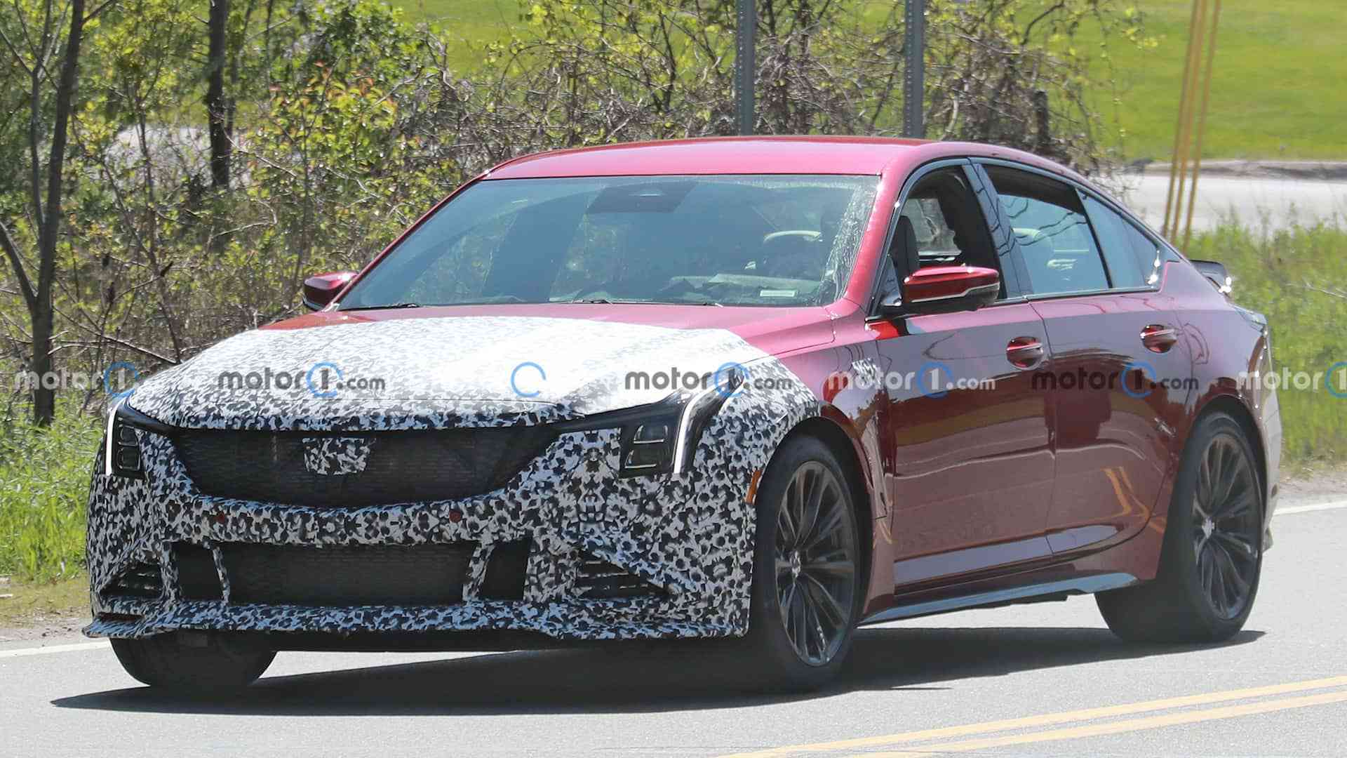 前脸有变化 新款凯迪拉克ct5-v黑翼版谍照曝光 有望换装双联屏内饰