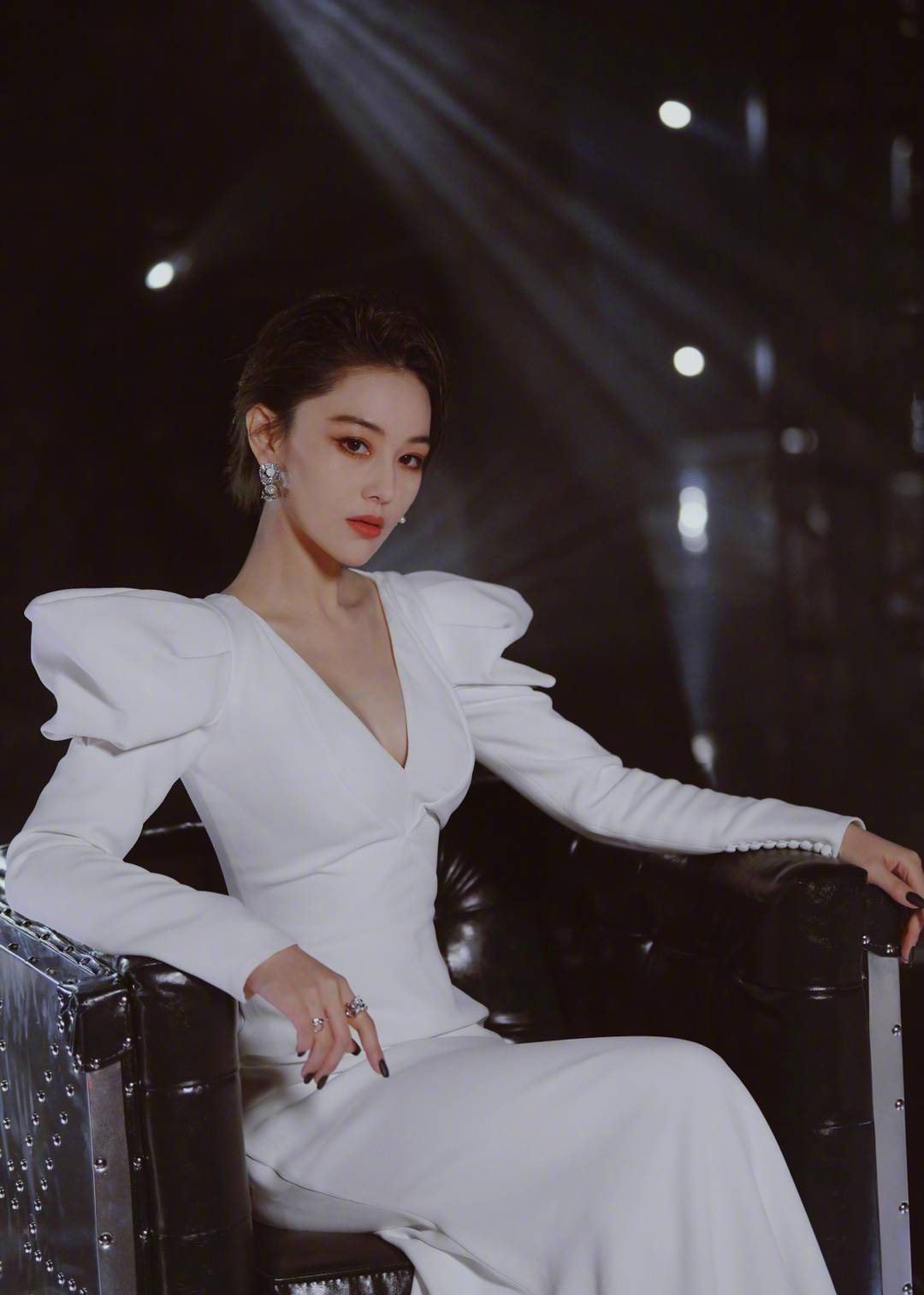 张馨予分享幸福,直言被老公宠成小孩,董璇陈妍希李菲儿一脸羡慕_何捷