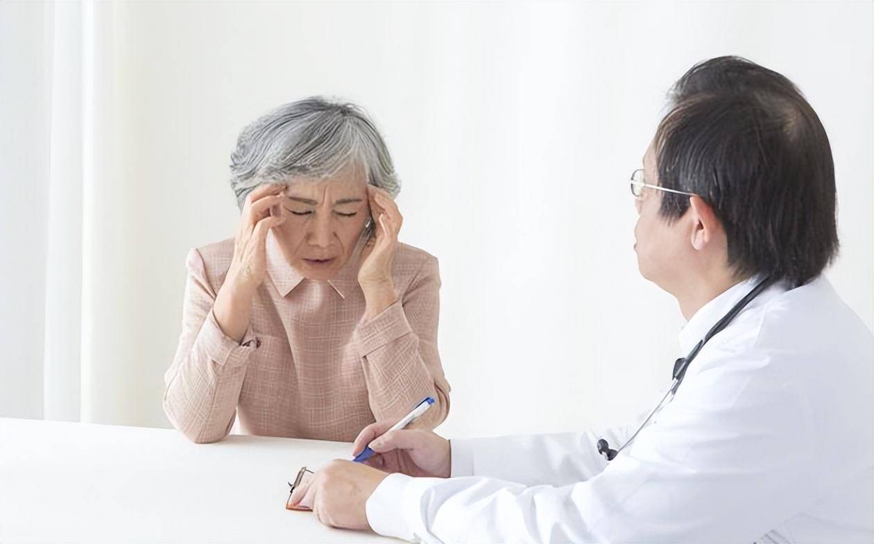 老年人头昏眼花,胸闷气喘,周身不适警惕是抑郁症作祟_徐女士_症状