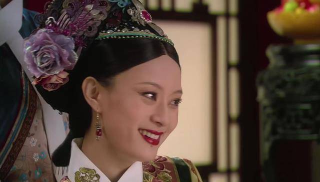 甄嬛传:甄嬛一阵冷笑,皇后不明白,为什么记性好的斐雯却记错?