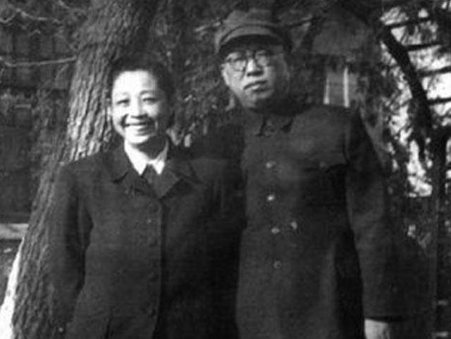 林月琴:把丈夫与前妻的女儿当做自己的亲生女儿,赢得全家的尊重