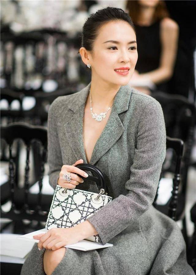 章子怡一点都不傻!自曝与外国男友分手原因,网友:玩玩_vivi_花丛_微博