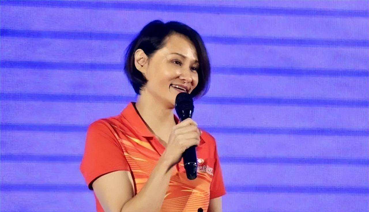 53岁奥运冠军近况:穿着朴素,获70余枚金牌_高敏_跳水_孩子