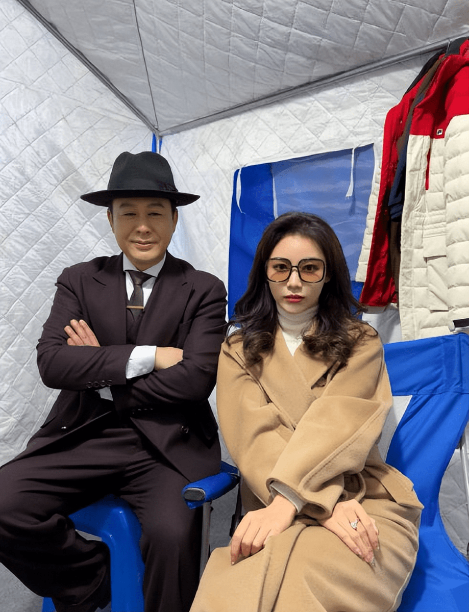 穿搭朴素难掩气质美,身材颜值不输大嫂高叶_造型_白色_知识