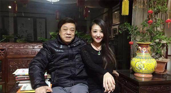 75岁赵忠祥年轻时好帅气妻子美丽有气质二人生活照曝光好幸福_倪萍