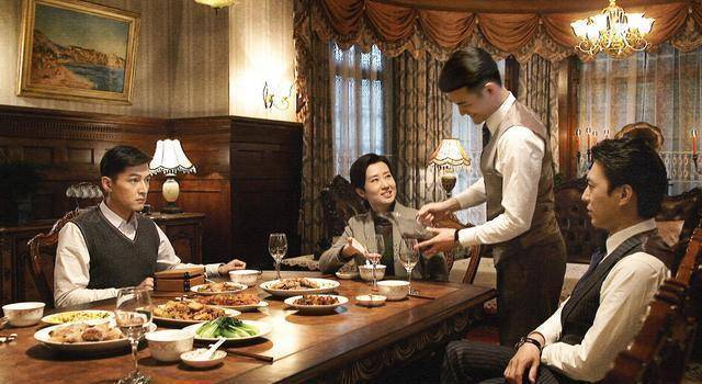 《伪装者》中明家三兄弟,舍小家顾大家,明楼明诚明台为信仰而战,大姐