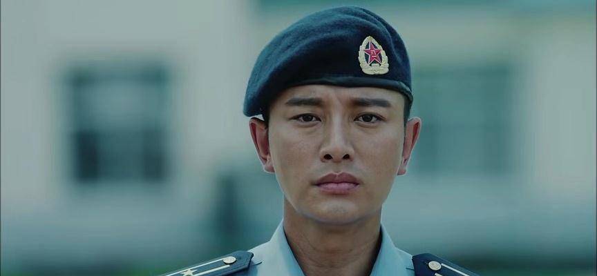 《空降利刃》:张启带病与人比拼,不仅是为立威,还有一份小心思_锅盖头