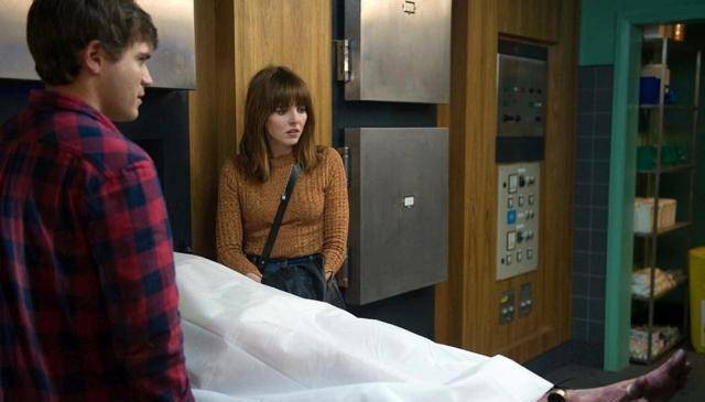 这部小成本恐怖电影《无名女尸》,精彩程度堪比《招魂》?