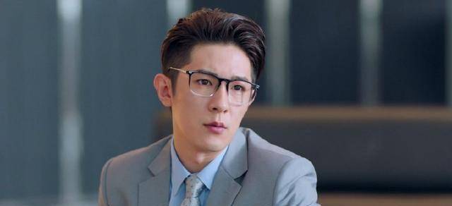 《温暖的弦》最新美男榜,高仿第二张翰第三,他被称为成熟版王源_网友