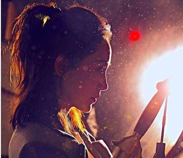 2011年,电视剧《马永贞》的导演鞠觉亮钦点王智饰演马永贞的亲妹妹白