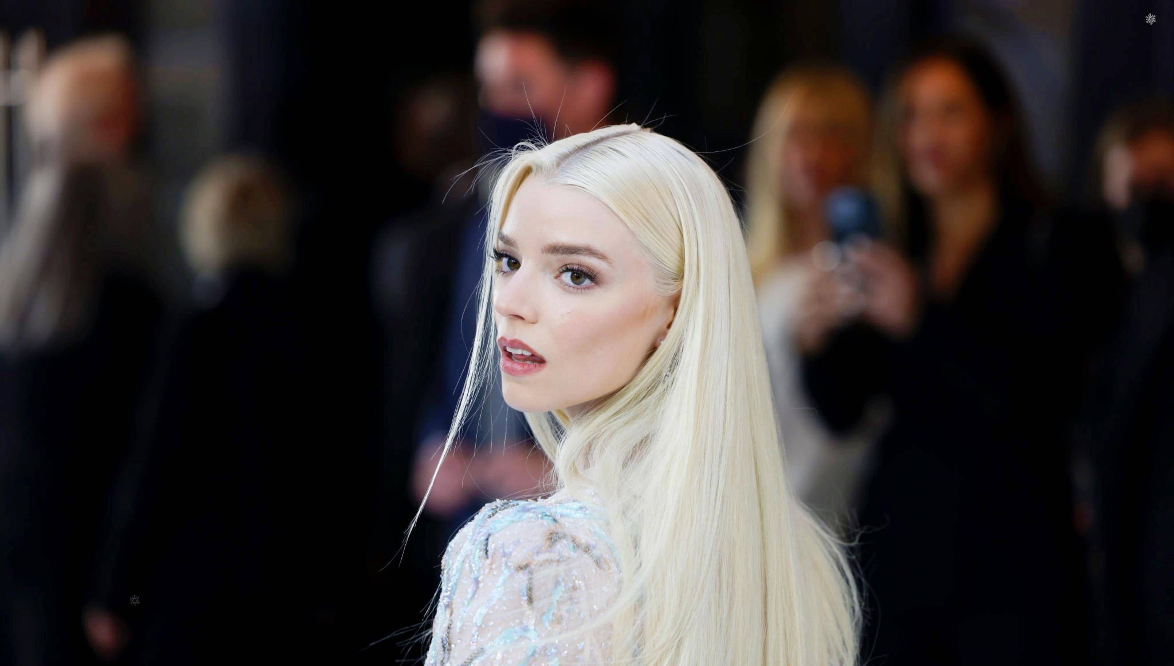 安雅泰勒乔伊魅力重点解析:美貌迷倒众生,新一代影坛女神!