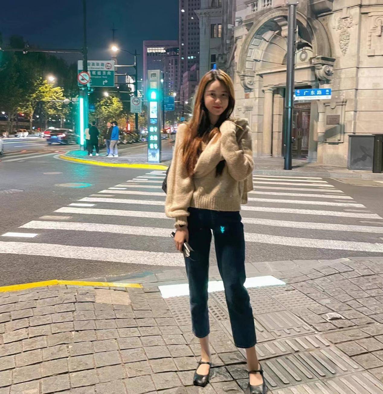 张大奕深夜发照,引人热议,初代网络红人现状如何?_蒋凡_网友_照片