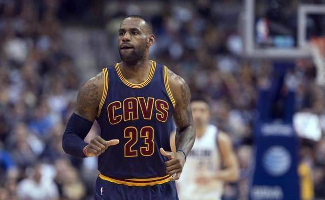 德隆梦回巅峰,却被泰伦卢使詹姆斯式用法,致使一项数据生涯新高_骑士