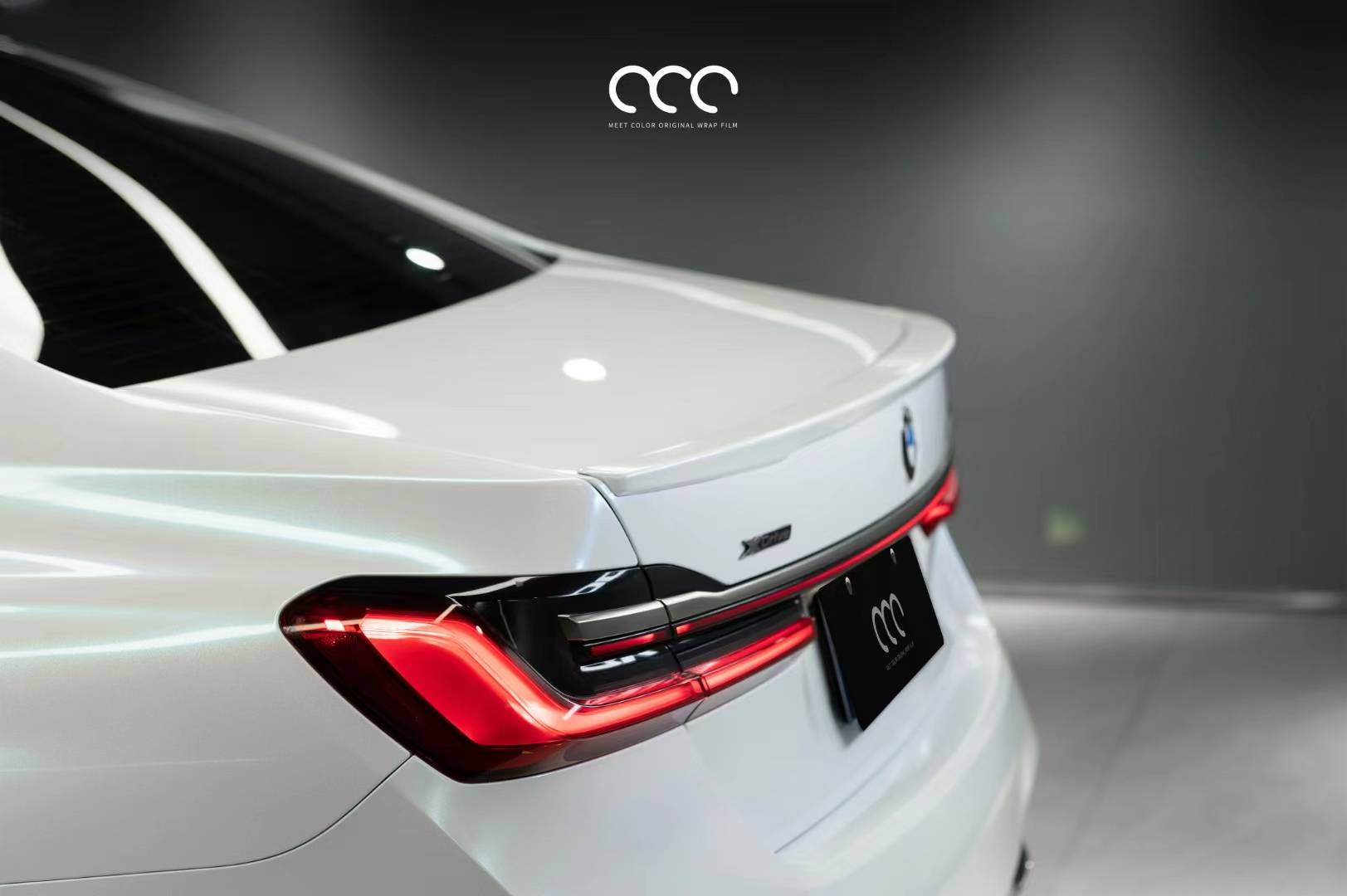 宝马7系漫彩改色膜钻石白变蓝,闪点珍珠白 灯光下变蓝