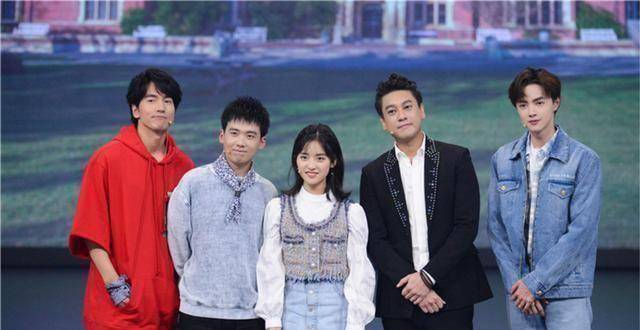 曾经的f4组合中被指发展最一般的朱孝天,却拿到了高学历毕业证_周渝民