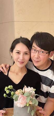 五月天石头的老婆图片