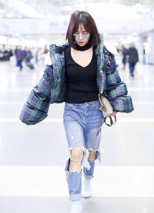 蔡依林才是小个子穿搭模板,面包服搭配破洞裤洋气个性,真时尚_女性