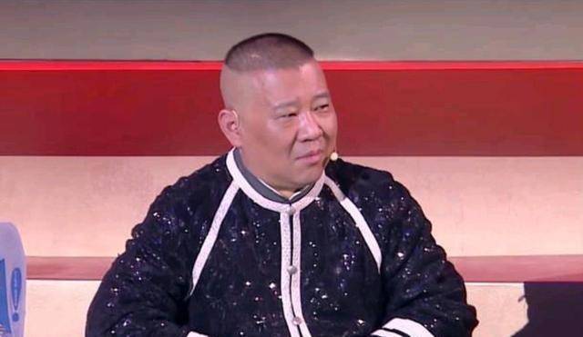 郭德纲说穿大褂上台不能戴手表,说明原因后,粉丝点赞太专业了_细节