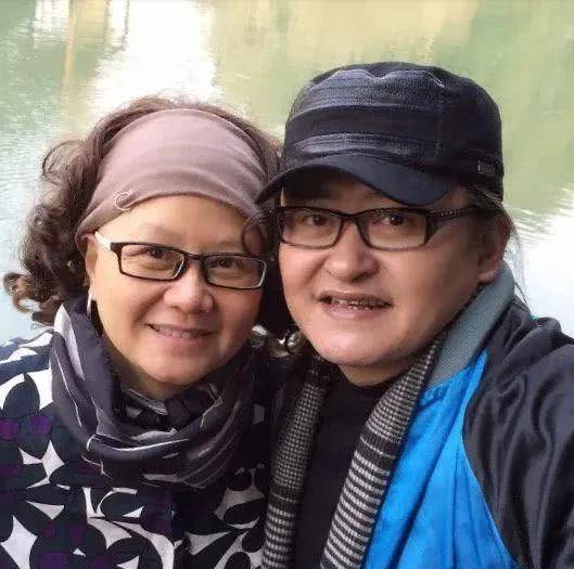 1988年,刘欢和湖南电视台主持人卢璐才认识9天,两人就决定闪婚,谁料要