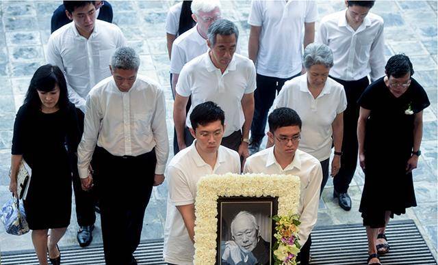 李光耀之女李玮玲:66岁至今单身,父亲生前曾为她的婚事发愁_性格_母亲