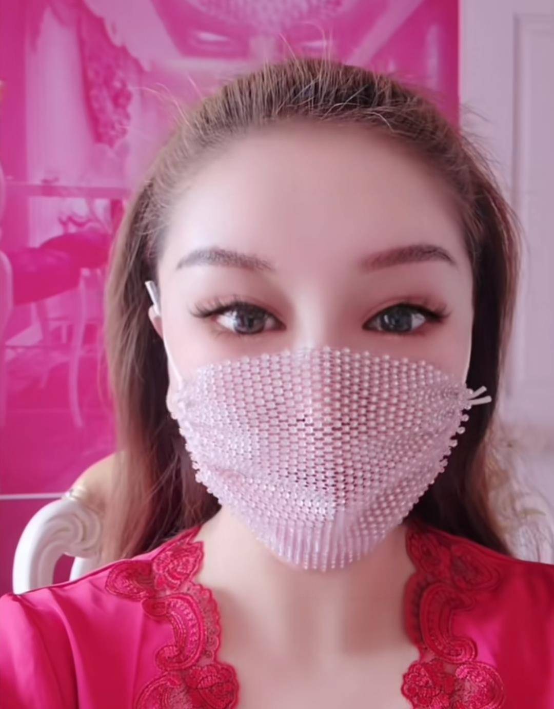 女子网红万元植发,后脑勺秃一大片太雷人,坦言发际