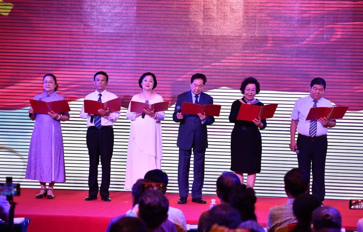 《为内蒙古喝彩》·阿克菲姆·长安客诗歌作品专场朗诵会成功举行