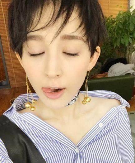 古力娜扎为张翰剪短发,爱他就要和他留一样的发型!_黑色_墨镜_灰色