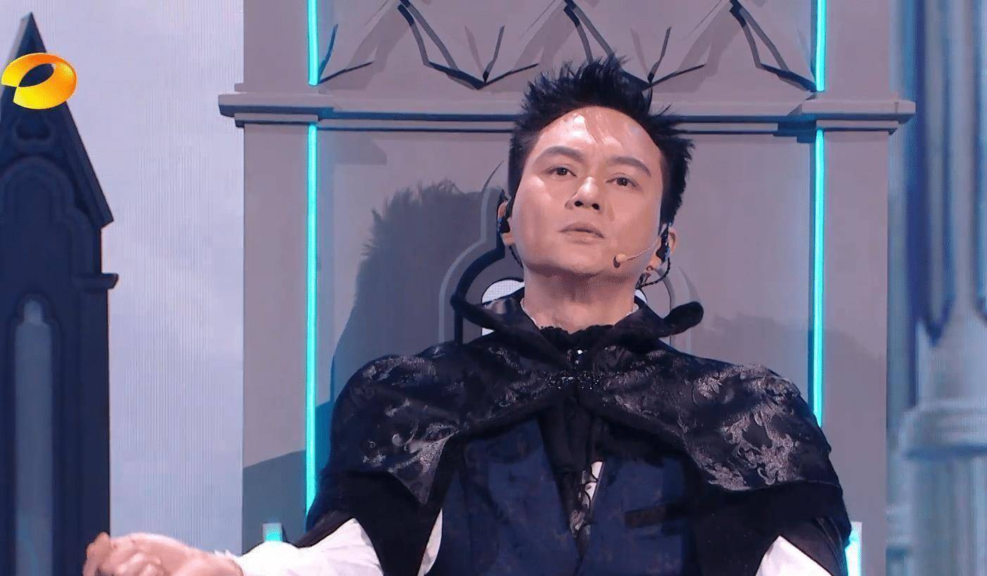 看点多:何炅流泪,杨幂露肩,龚俊咬牙,王鹤棣热血说_表演_汪涵_娜扎