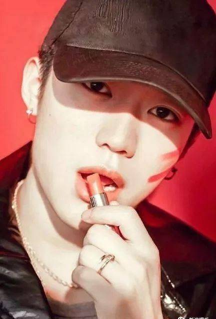 可李小璐却被拍到在pgone家过夜_pgone_事情_回应