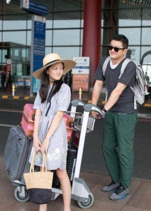 李嫣出发时装秀!