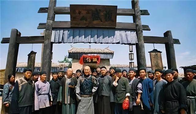 2019年乔家大院摘牌：一夜之间，1050平店面被腾退，服务员大换血