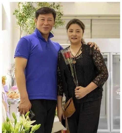 汤静发福成大婶,好在胡亚捷不离不弃_身材_时候_明星