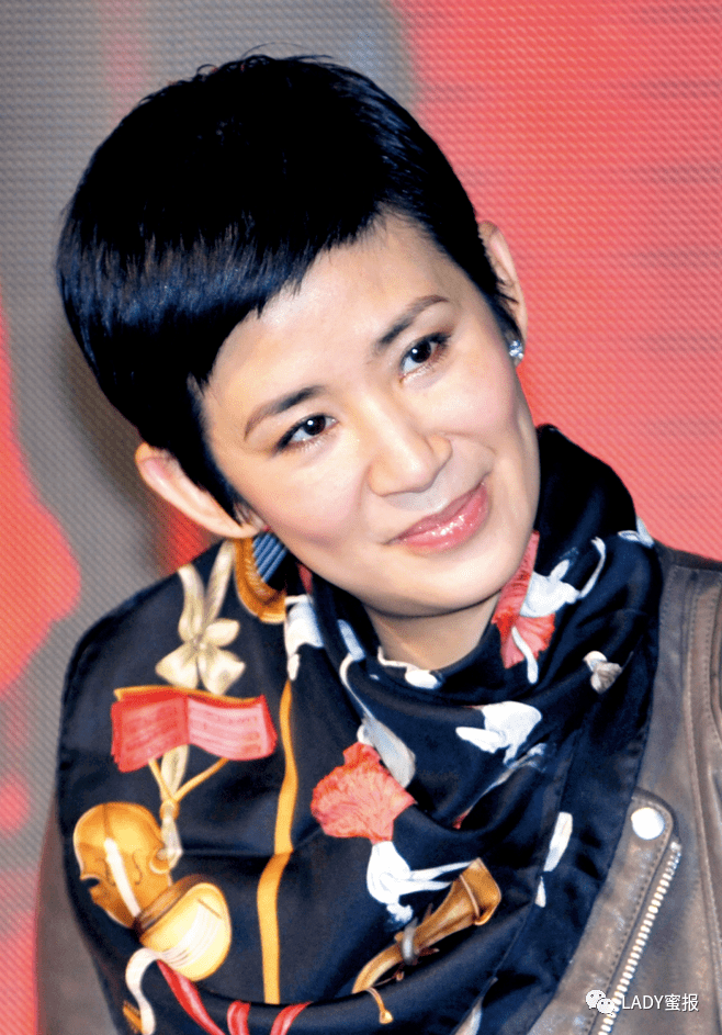 在陈可辛导演进入工作瓶颈期的时候,吴君如这样开导他:"你就像一