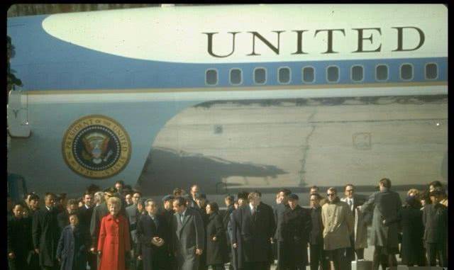 1972年2月21日,理查德·尼克松偕夫人帕特展开了"破冰之旅",开始了为