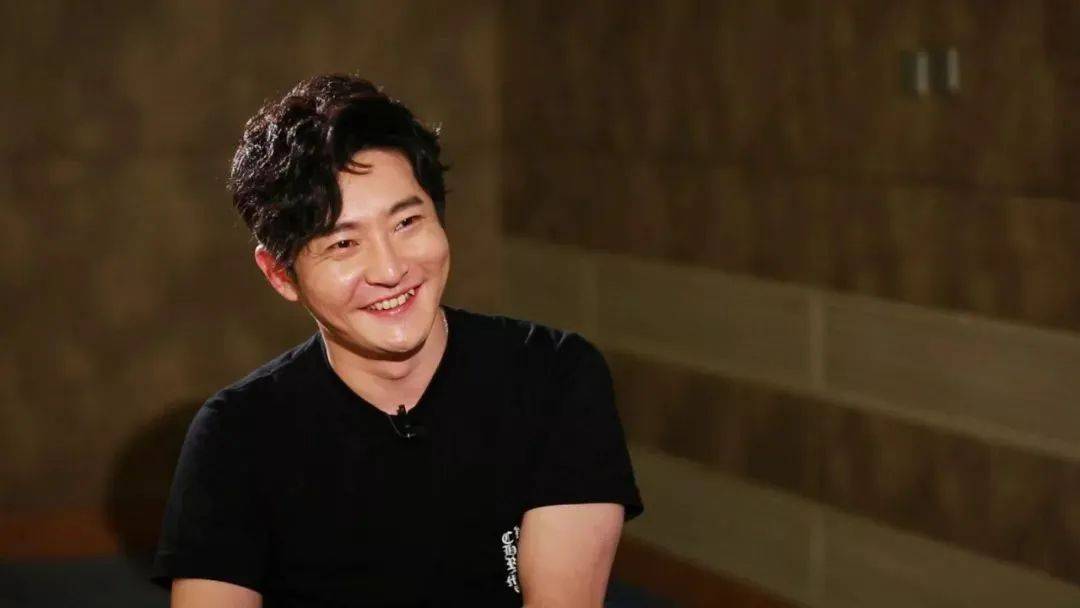 44岁的郭京飞,又让娱乐圈刮目相看_角色_姑娘_小弟