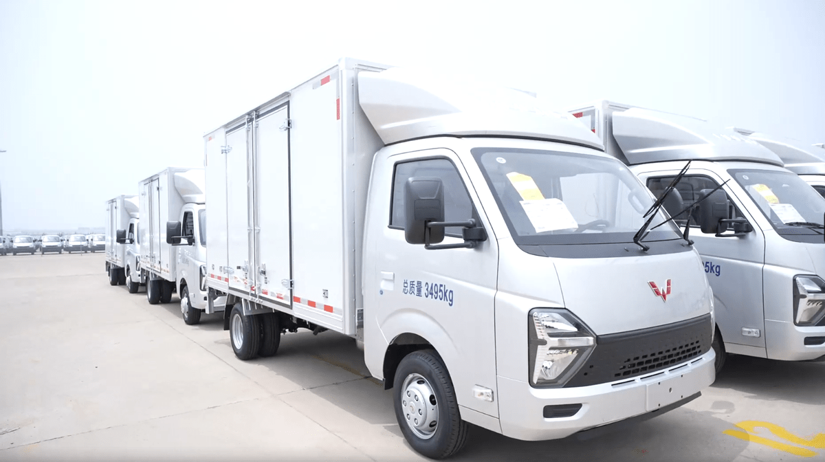 五菱龙卡新成员,配侧开门货柜,售价6.