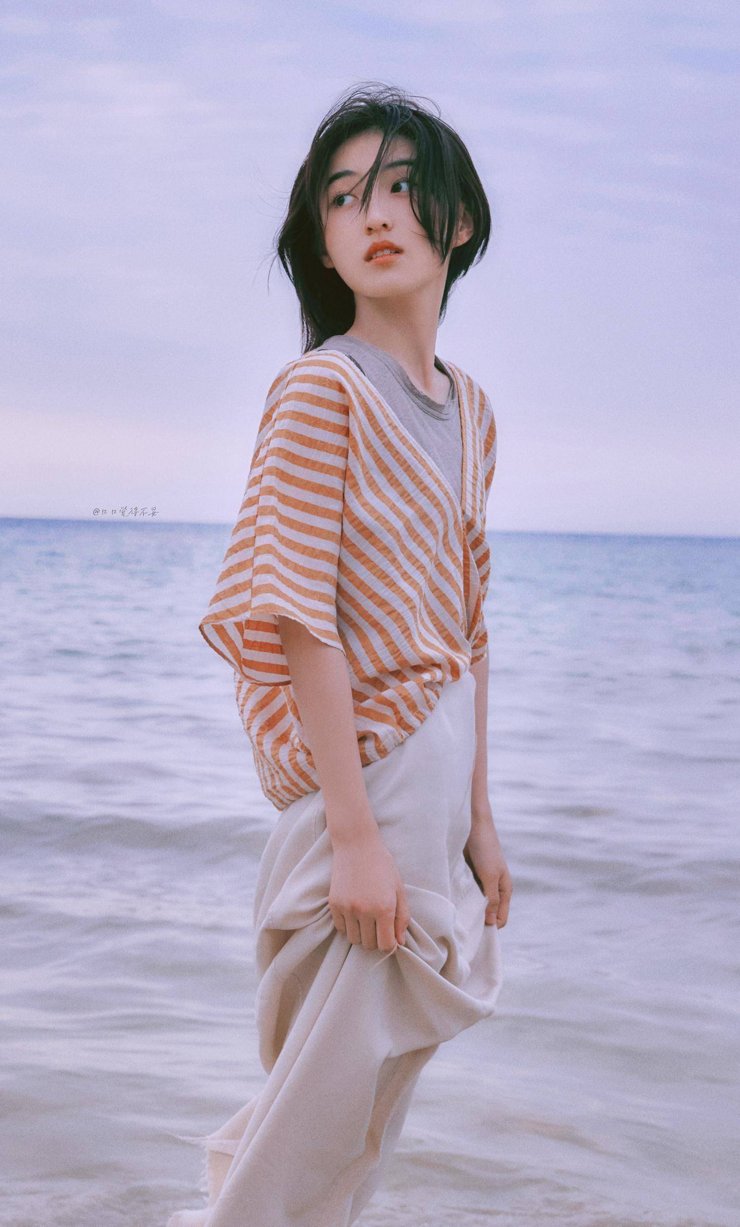 你可以永远相信张子枫的写真!