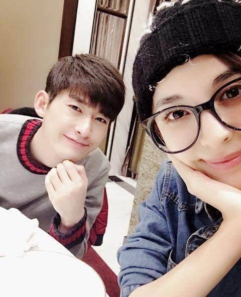 娜扎晒了这张照片,张翰不知道要作何感想了!_短发_网友_男友