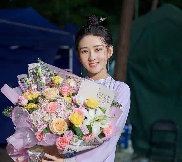 秦俊杰带来一部金庸武侠剧,化身少年英雄,坐拥两大实力女神_梁洁邢