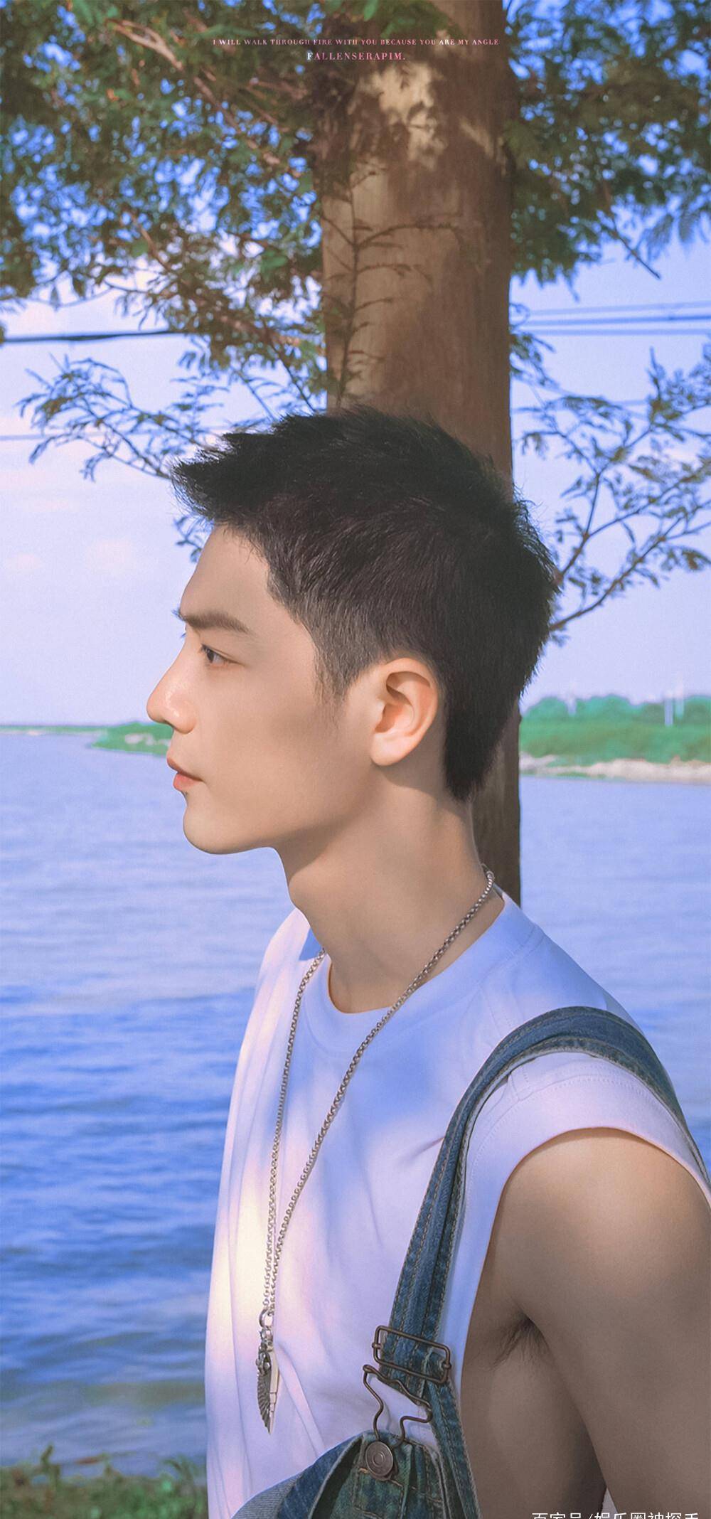 阳光少年变寸头大叔,网友:想脱粉?_眼神_短发_长发