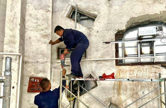 它矗立的地方曾是临安第一代cbd,如今它与北斗卫星握上了手"失声"22载