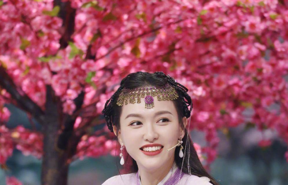 唐嫣晒照祝女儿节日快乐,却被罗晋拆台:节日还上课,快乐啥呀_照片