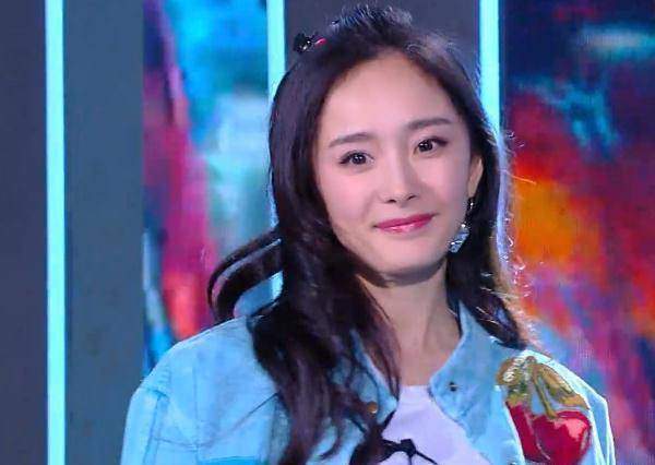 杨幂上台吐槽却被节目组消音_发型_举动_性格
