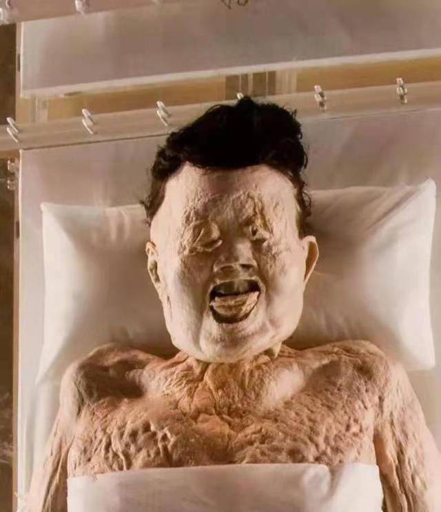 长沙马王堆中的辛追,尸身保持两千多年不腐烂,是最古老的湿尸_夫子