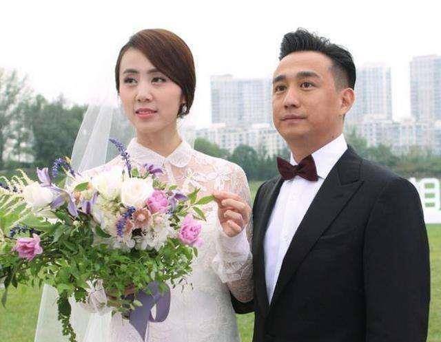 黄磊和孙俪的年龄差距很大,但这并不妨碍幸福.如今,两人依旧恩爱如初.