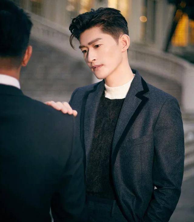 回想,张翰和"牛肉面"前任的感情,他们在一起了5年,是很多人看好的金童