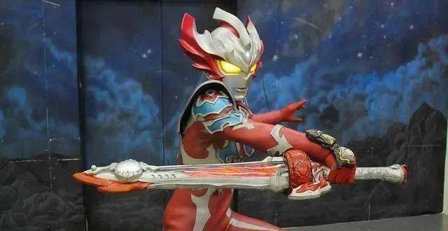 圆谷明年打算直接为阿古茹庆生,戴拿被忽略!_奥特曼_官方_形态