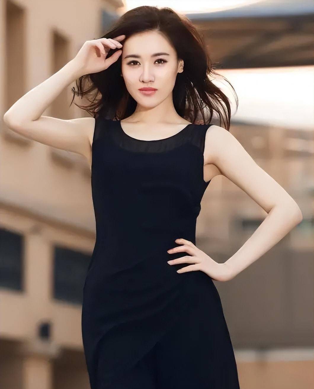 著名演员潘雨辰:与侯勇离婚后,染霜的玫瑰带泪开_生活_表演_艺术