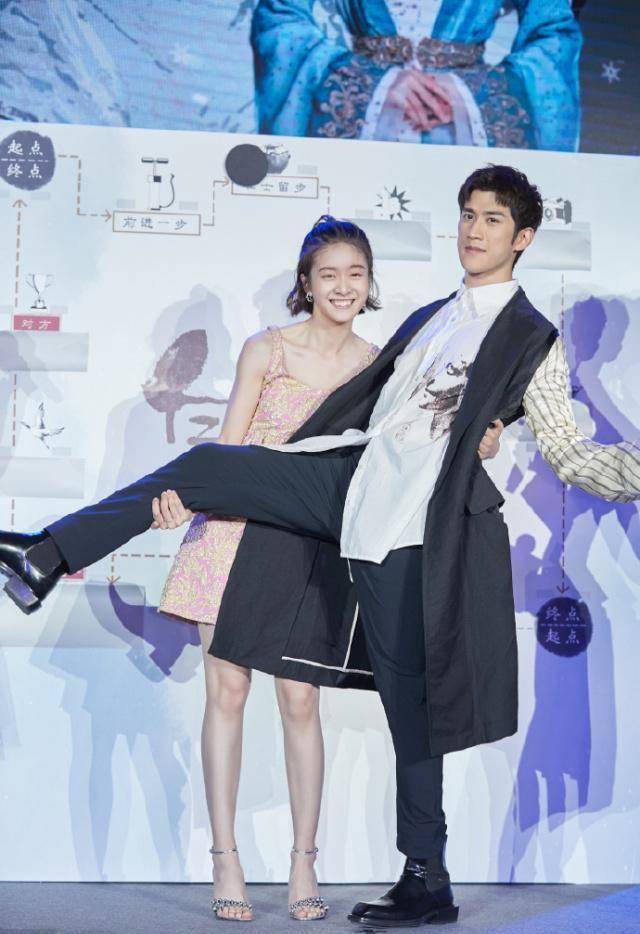 颜值达到新高度,少女感真不少吹的_活动_短发_李治廷